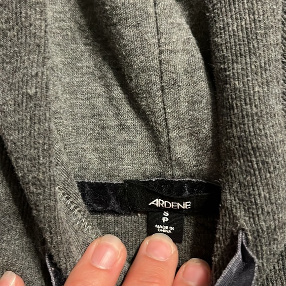 Two small Crop Hoodies - Picture 5 of 5